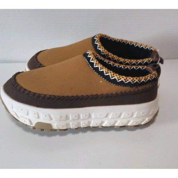 Slip-On Moccasins Shoes Brown Fleece Lined Rubber Sole Size 40 EU US 7 - Picture 1 of 4